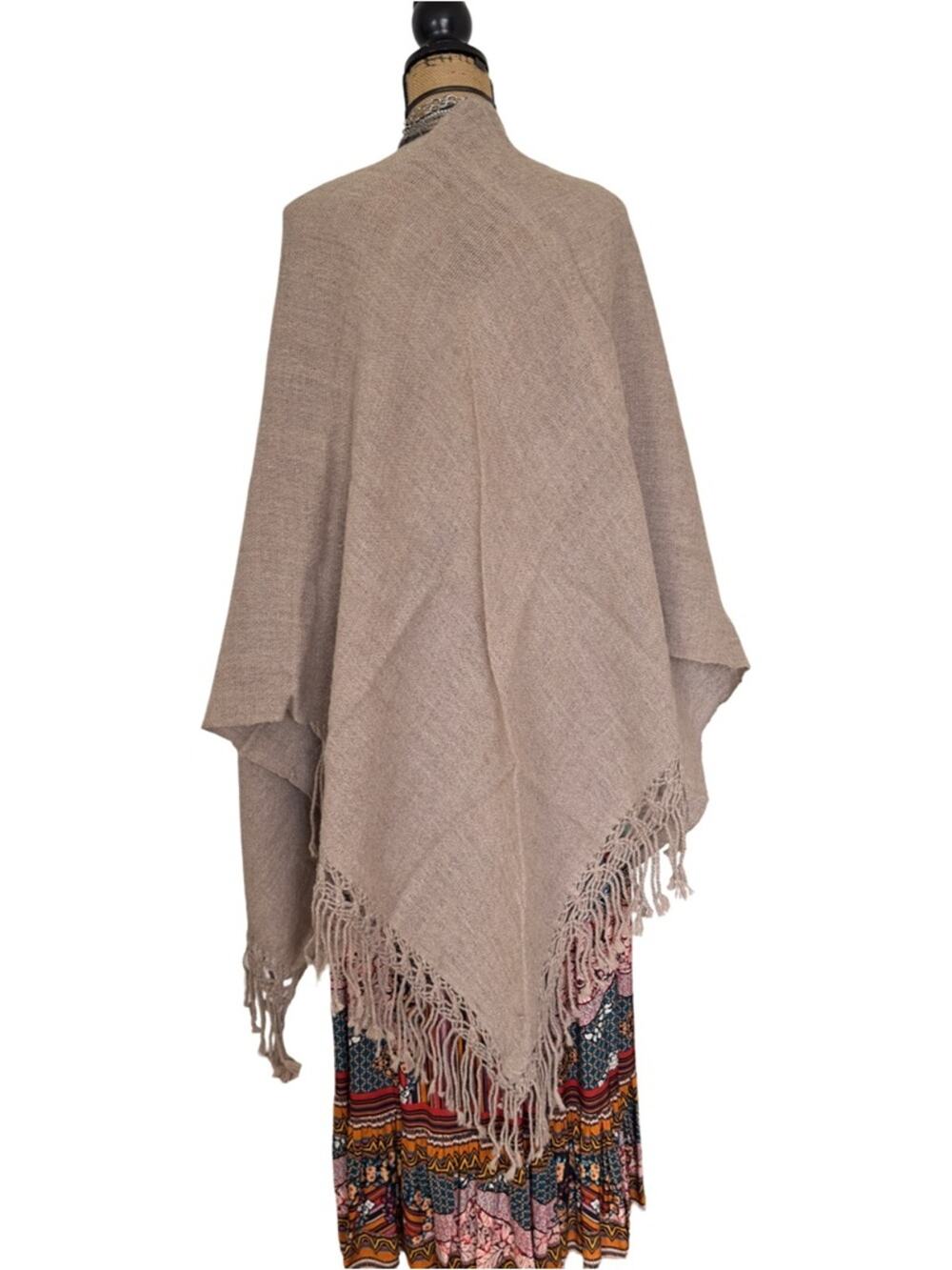 VINTAGE HANDMADE women's Camel V-shape Ruana Poncho with fringe 100% alpaca wool